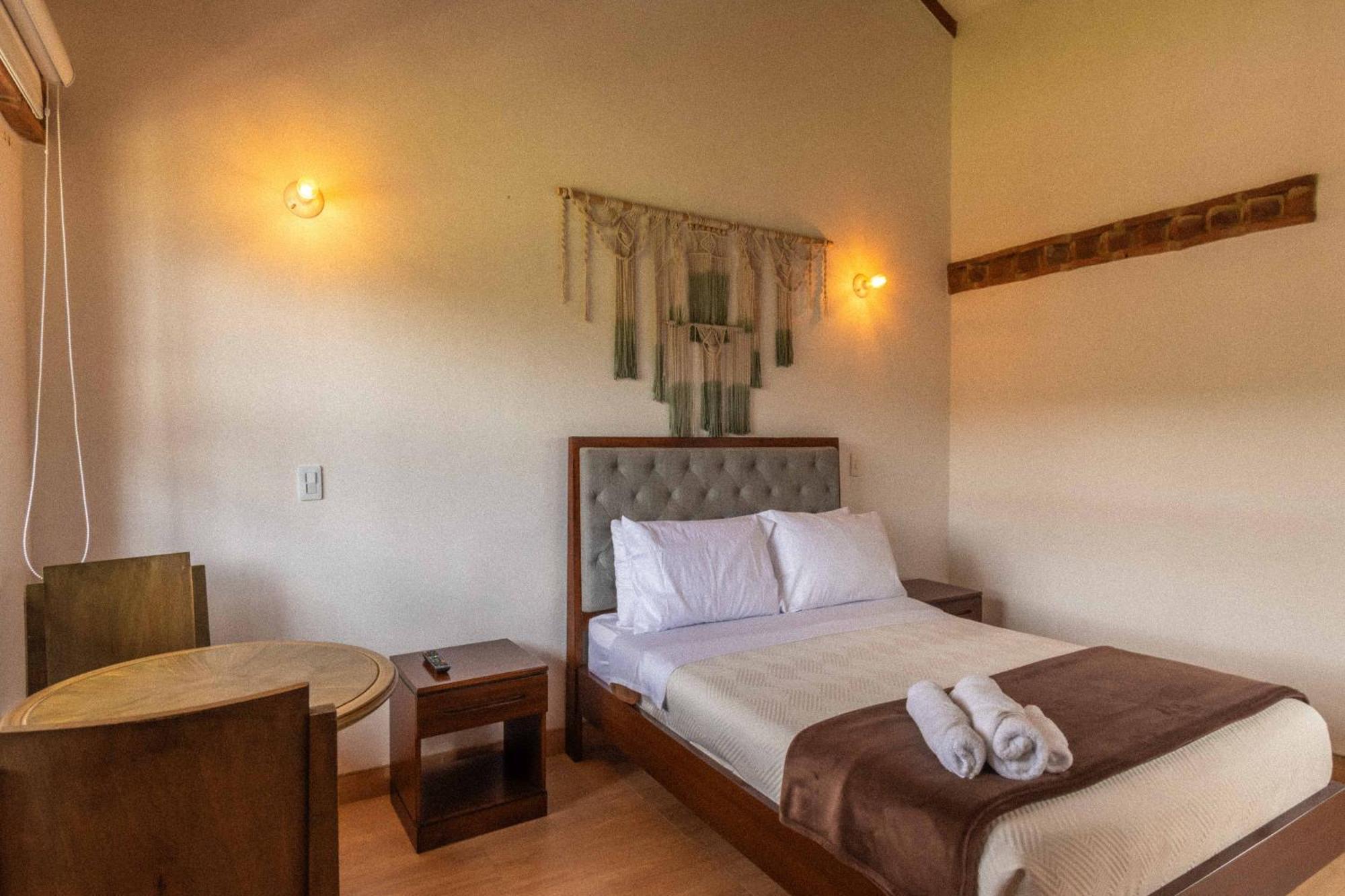 Artemisa Hotel Santa Sofía الغرفة الصورة